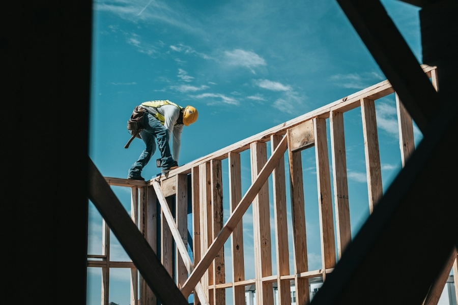9 Secrets to Hiring a Good Contractor